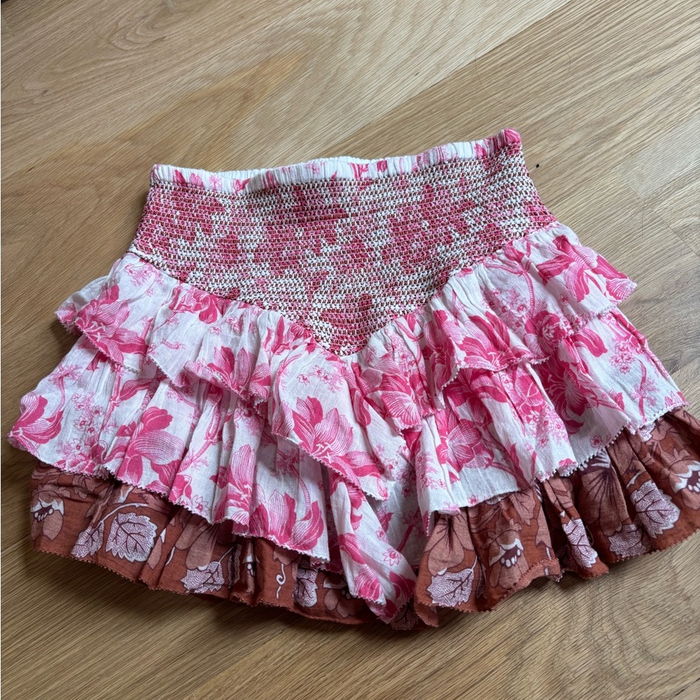 Love the label skirt!!